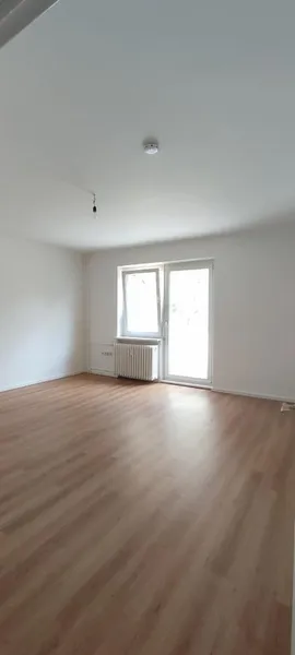 Helle 3 Zimmer Wohnung im 2. OG mit Balkon in zentraler Lage von Berlin Weißensee — photo 1